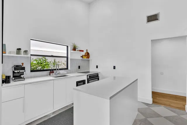 Residence photo 16