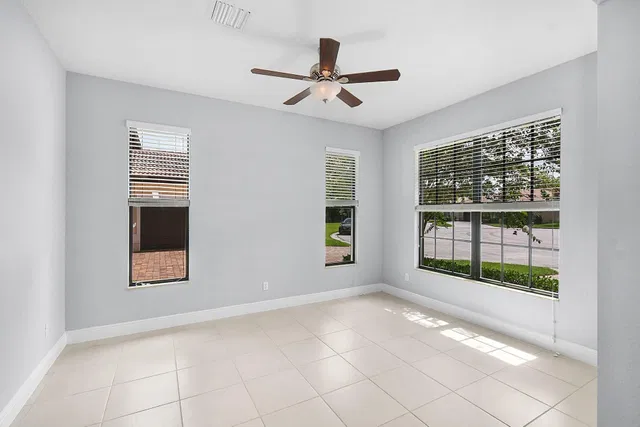 Residence photo 4
