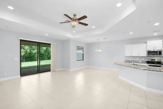 Residence photo 8