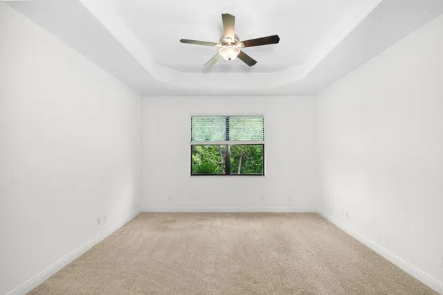 Residence photo 16