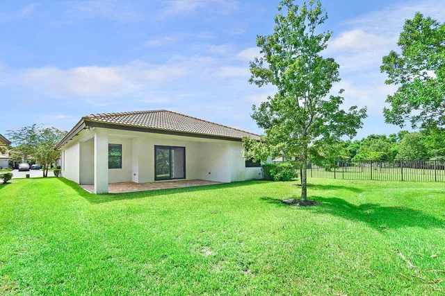 Residence photo 2