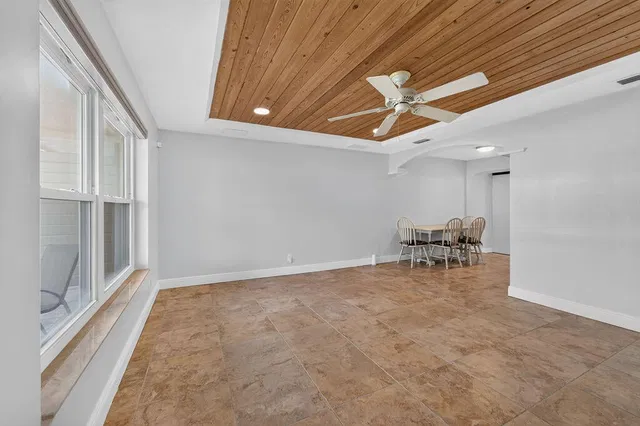 Residence photo 3