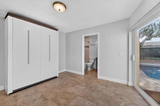 Residence photo 10