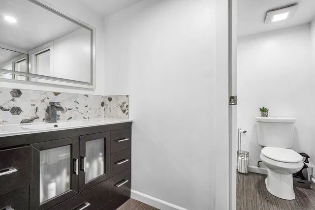  Unit 103 photo 15