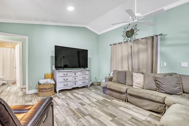  Residence photo 11