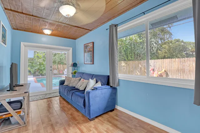  Residence photo 36