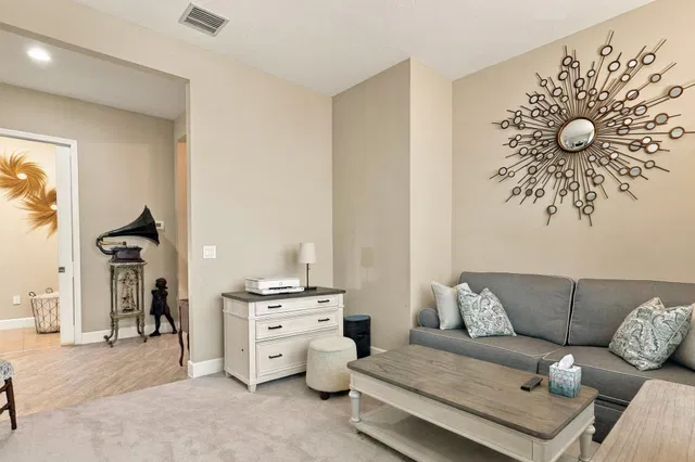  Residence photo 12