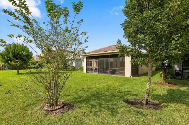 Residence photo 36
