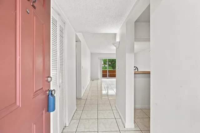 Unit 102 photo 11