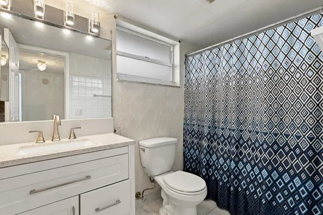 Unit 102 photo 17
