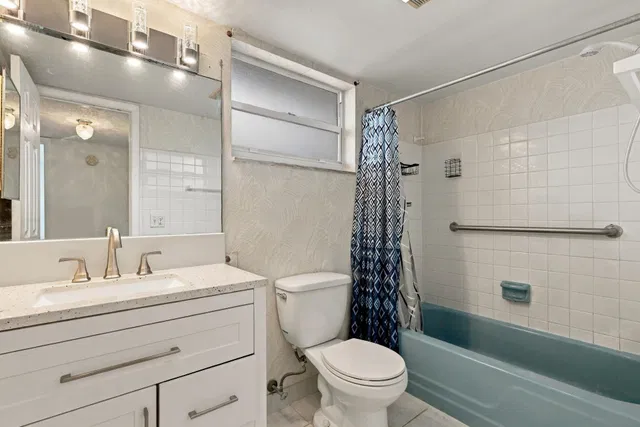 Unit 102 photo 18