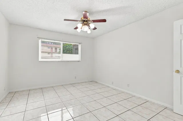 Unit 102 photo 19