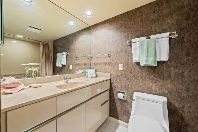 Unit 303 photo 19