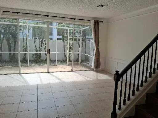  Unit 5471 photo 4