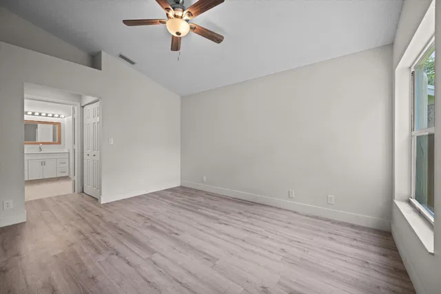 Residence photo 13
