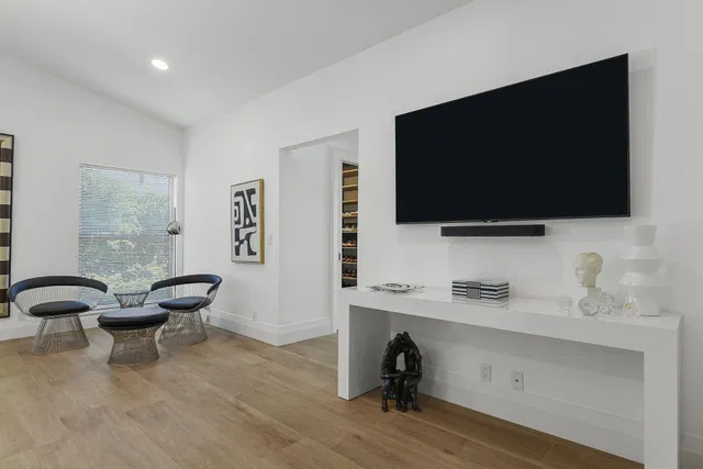  Residence photo 24
