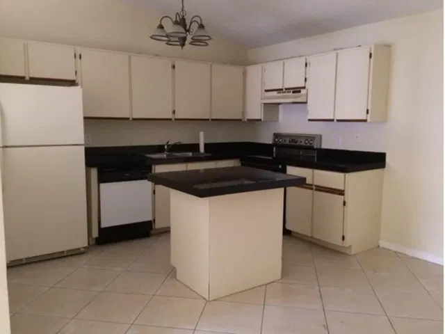  Unit C photo 5