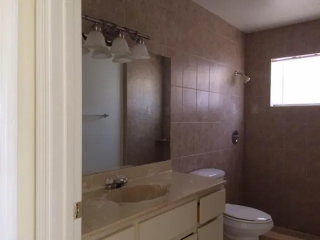  Unit C photo 6