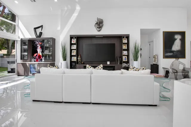 Residence photo 23