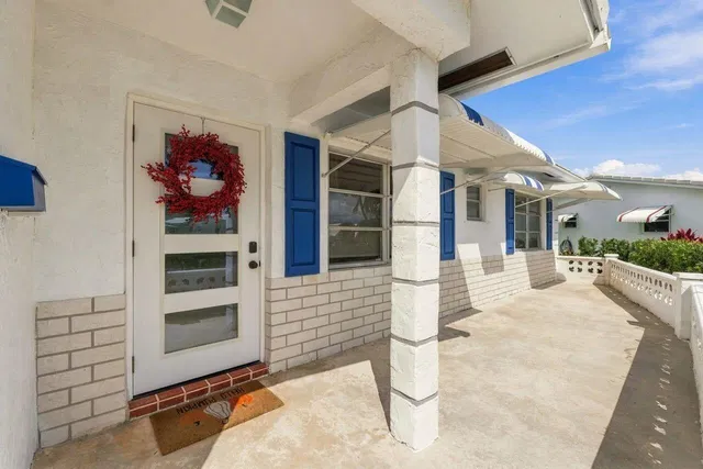 Residence photo 3
