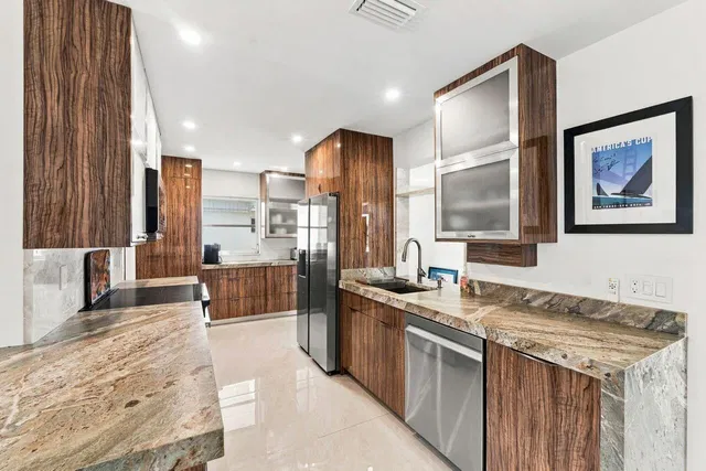 Residence photo 9