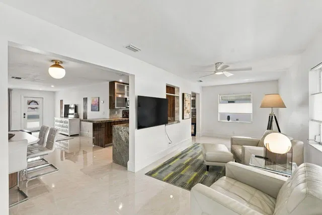 Residence photo 16