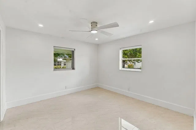 Residence photo 17