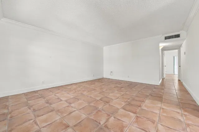Residence photo 9