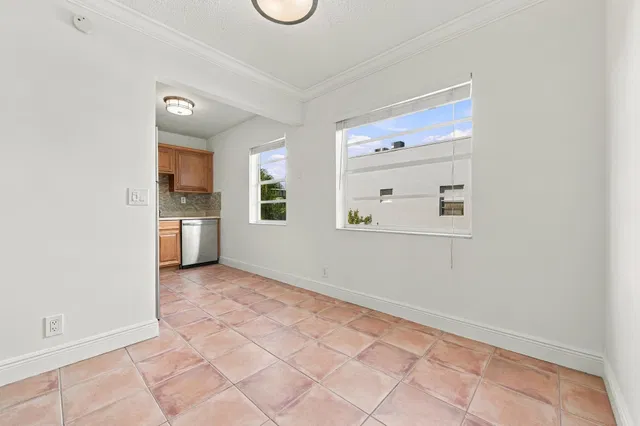 Residence photo 12