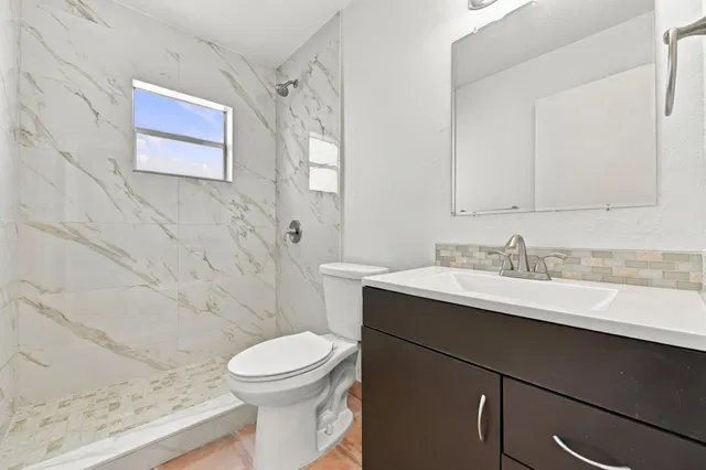 Residence photo 18