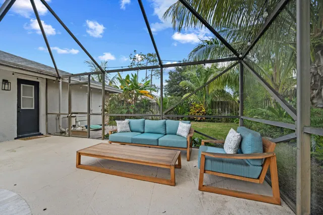  Residence photo 27