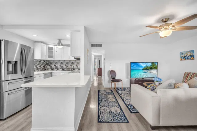 Residence photo 6