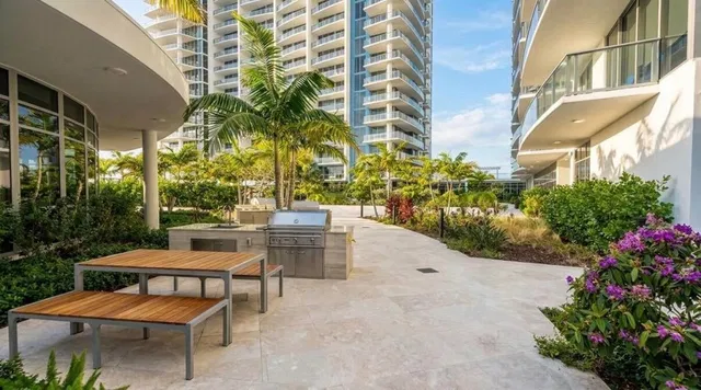 Nautilus 220 Unit 1607 photo 8