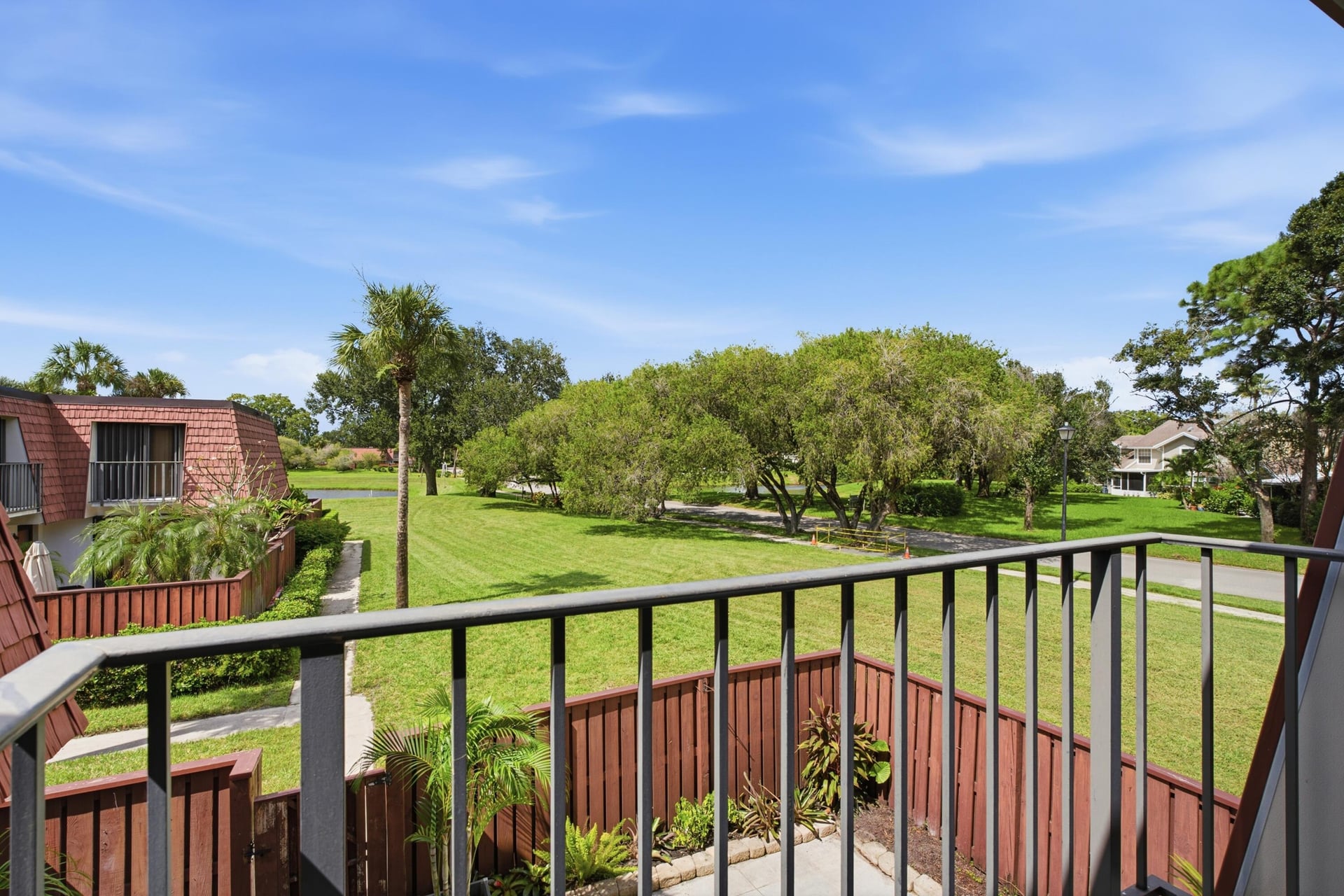  Residence photo 16