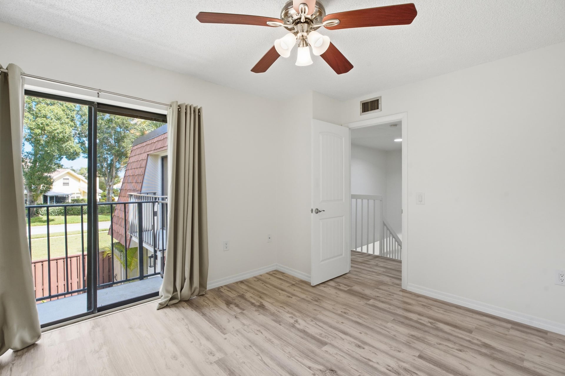  Residence photo 21