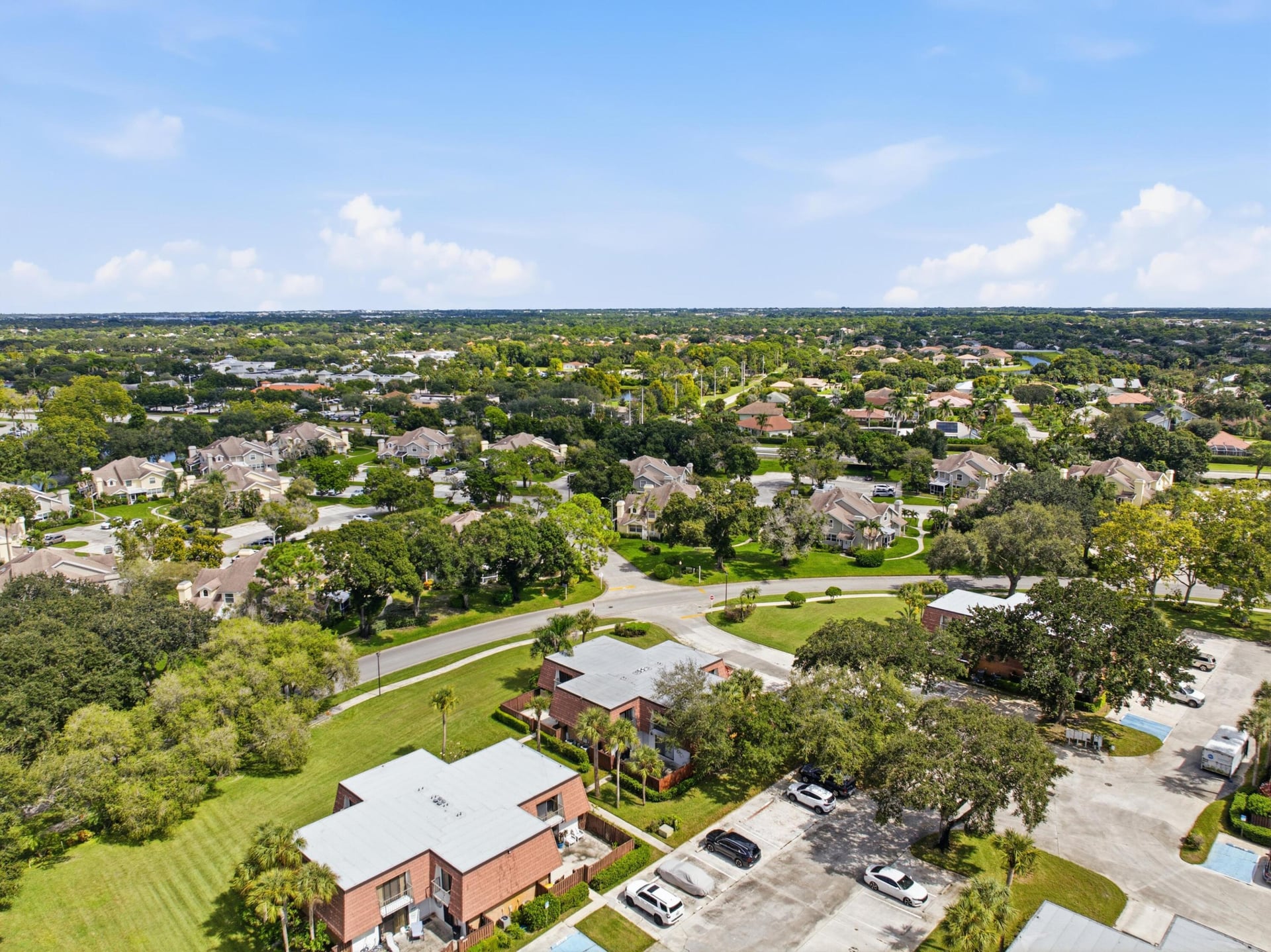  Residence photo 30