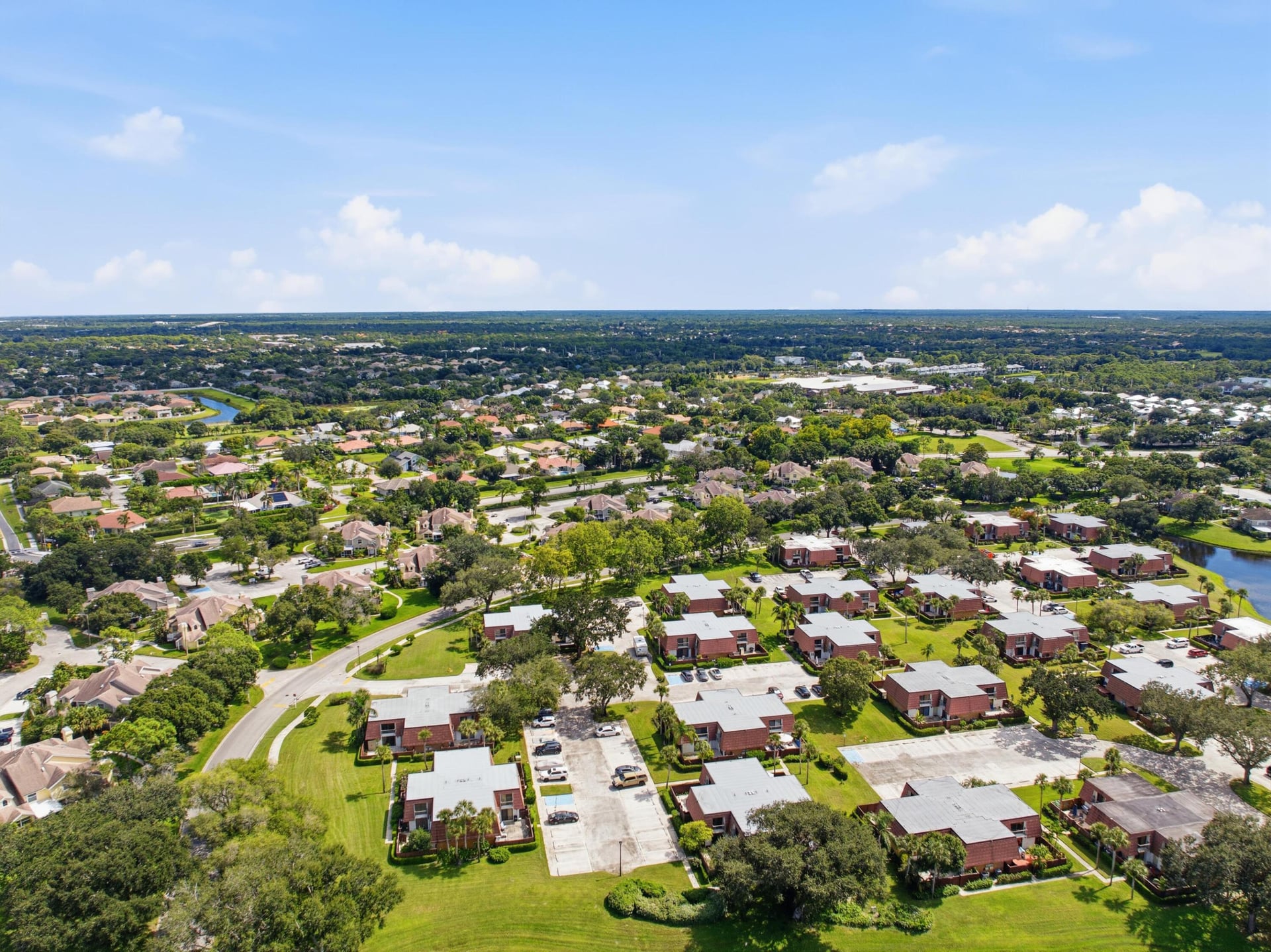  Residence photo 32