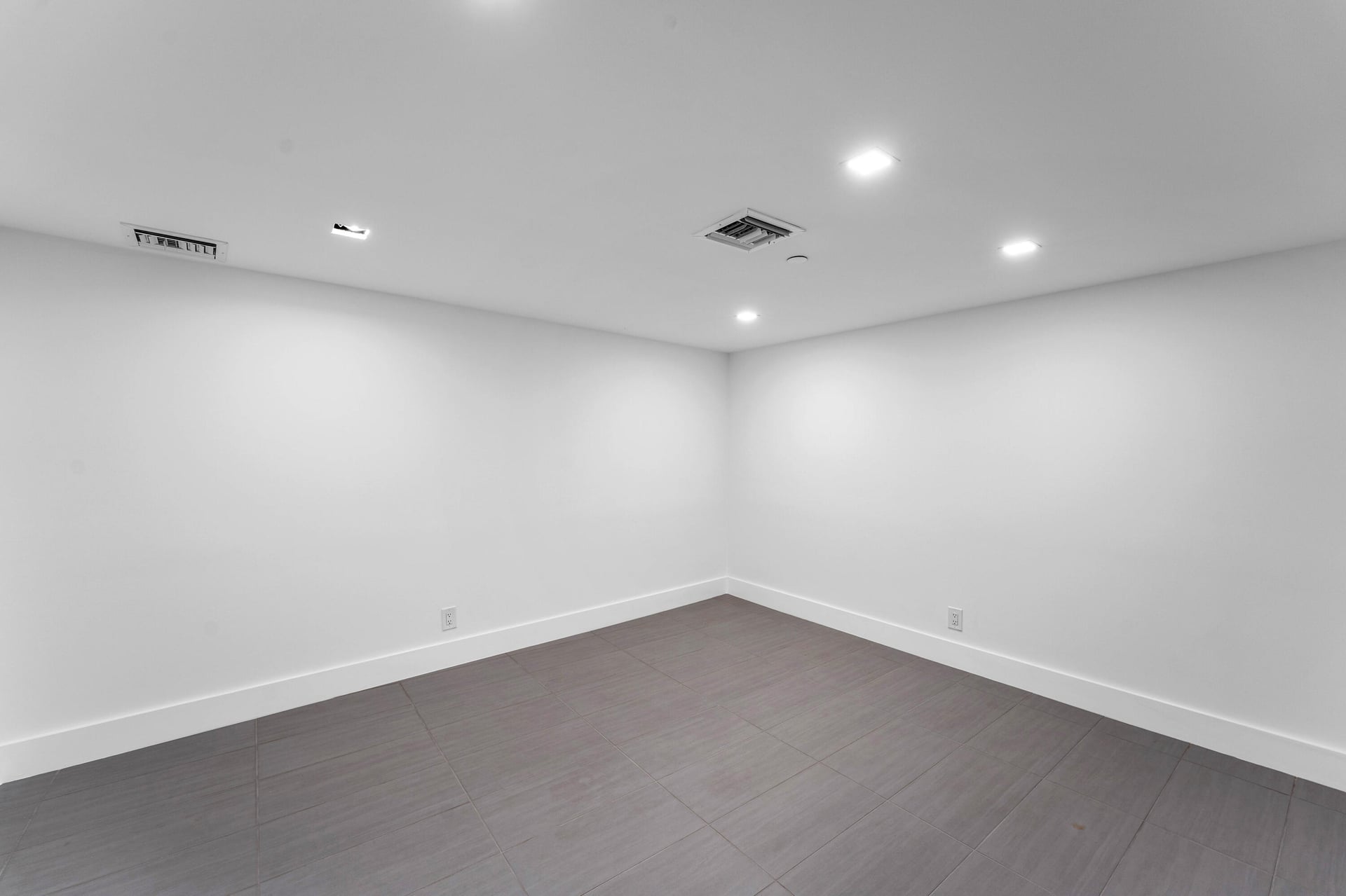 3360 South Ocean Unit 1DI photo 32