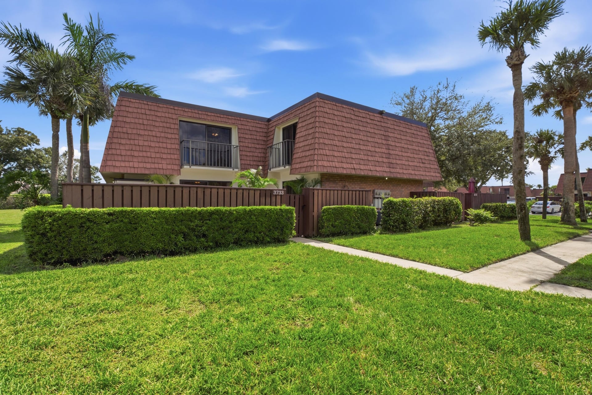 Residence photo 2