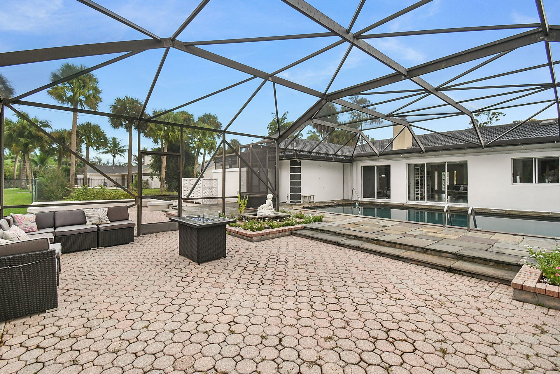  Residence photo 27