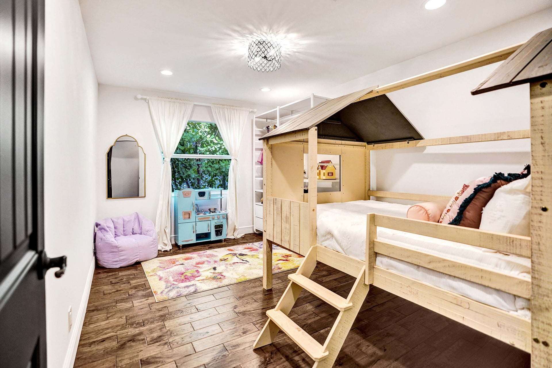  Residence photo 70
