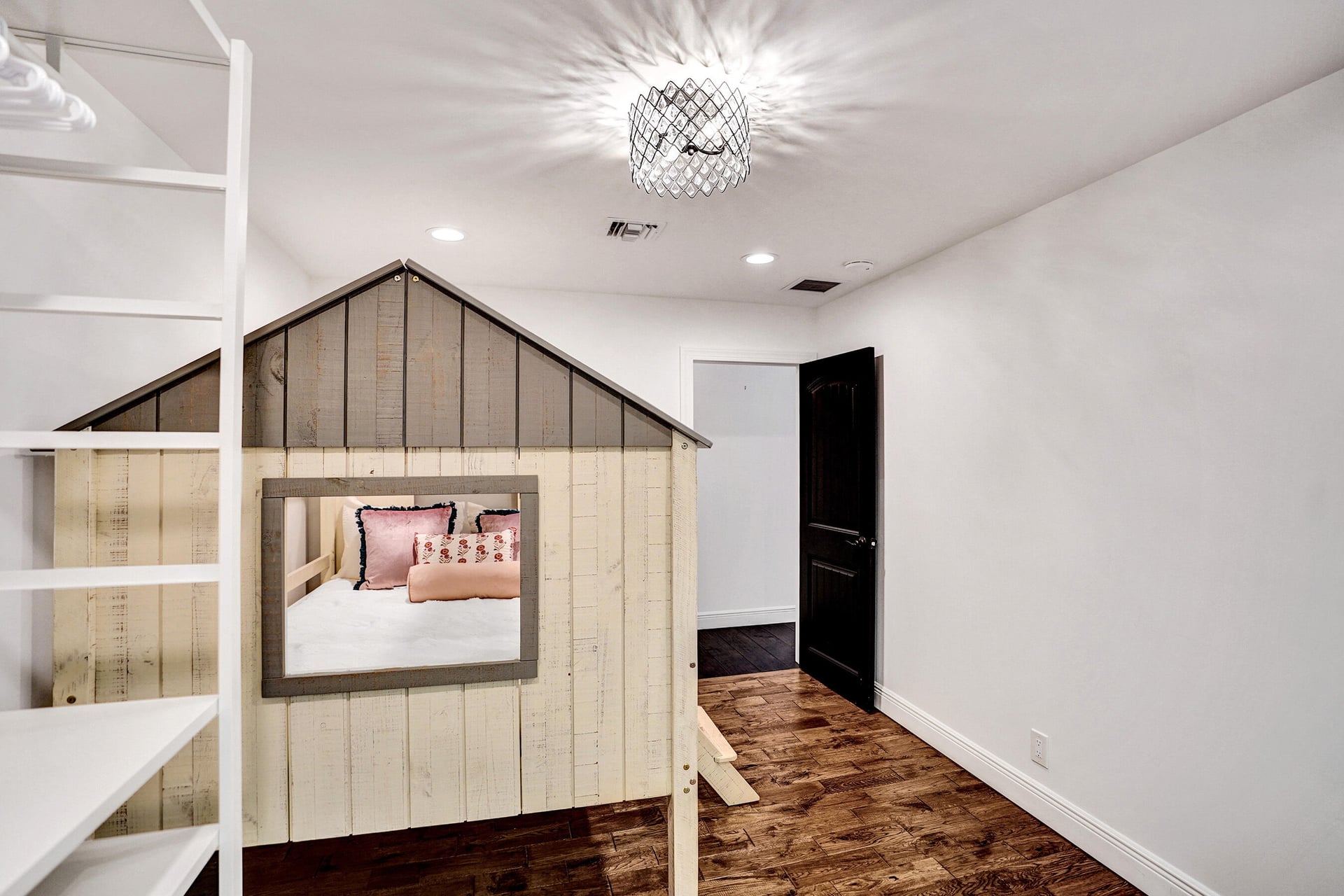  Residence photo 72