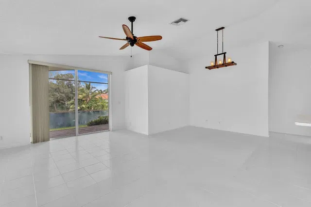  Residence photo 7