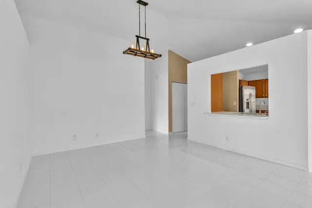  Residence photo 8