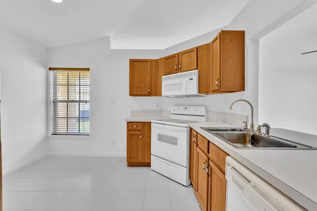  Residence photo 16