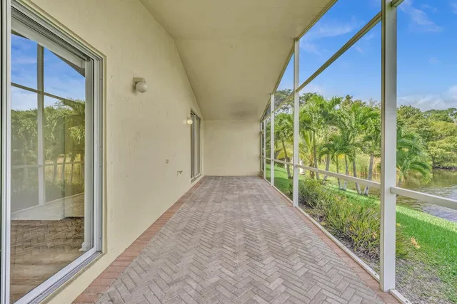  Residence photo 42