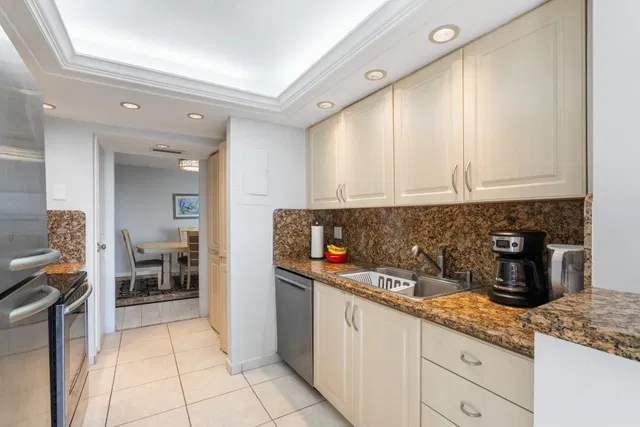 South Palm Beach Unit D-301 photo 17