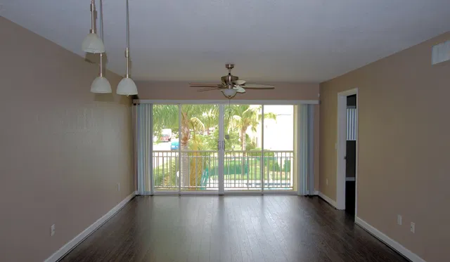  Unit C34 photo 4
