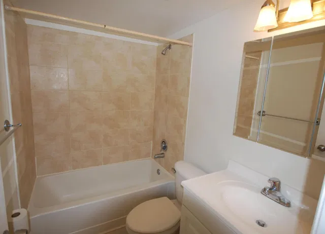  Unit C34 photo 6