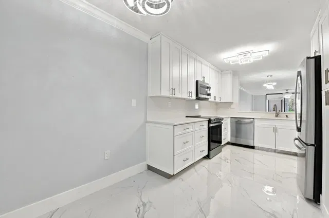  Unit 105 photo 10